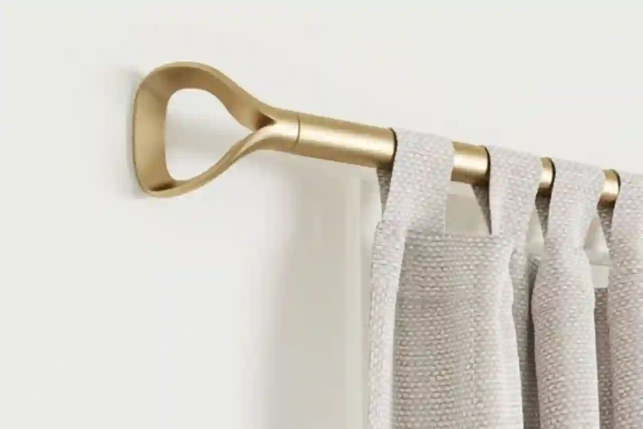 Curtain rods in dubai