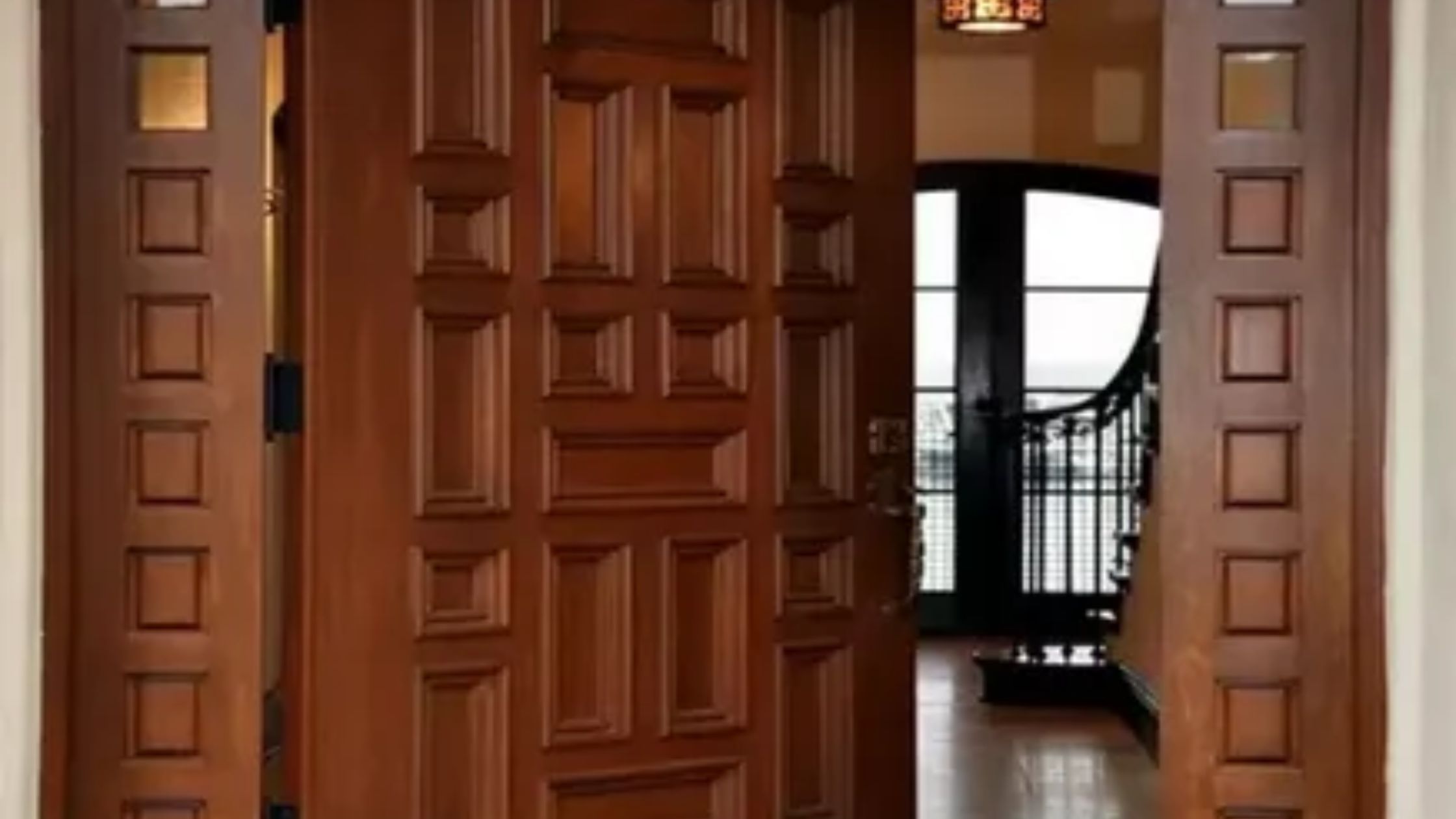 What Makes a Solid Wood Door Last for Many Years? solid wood door