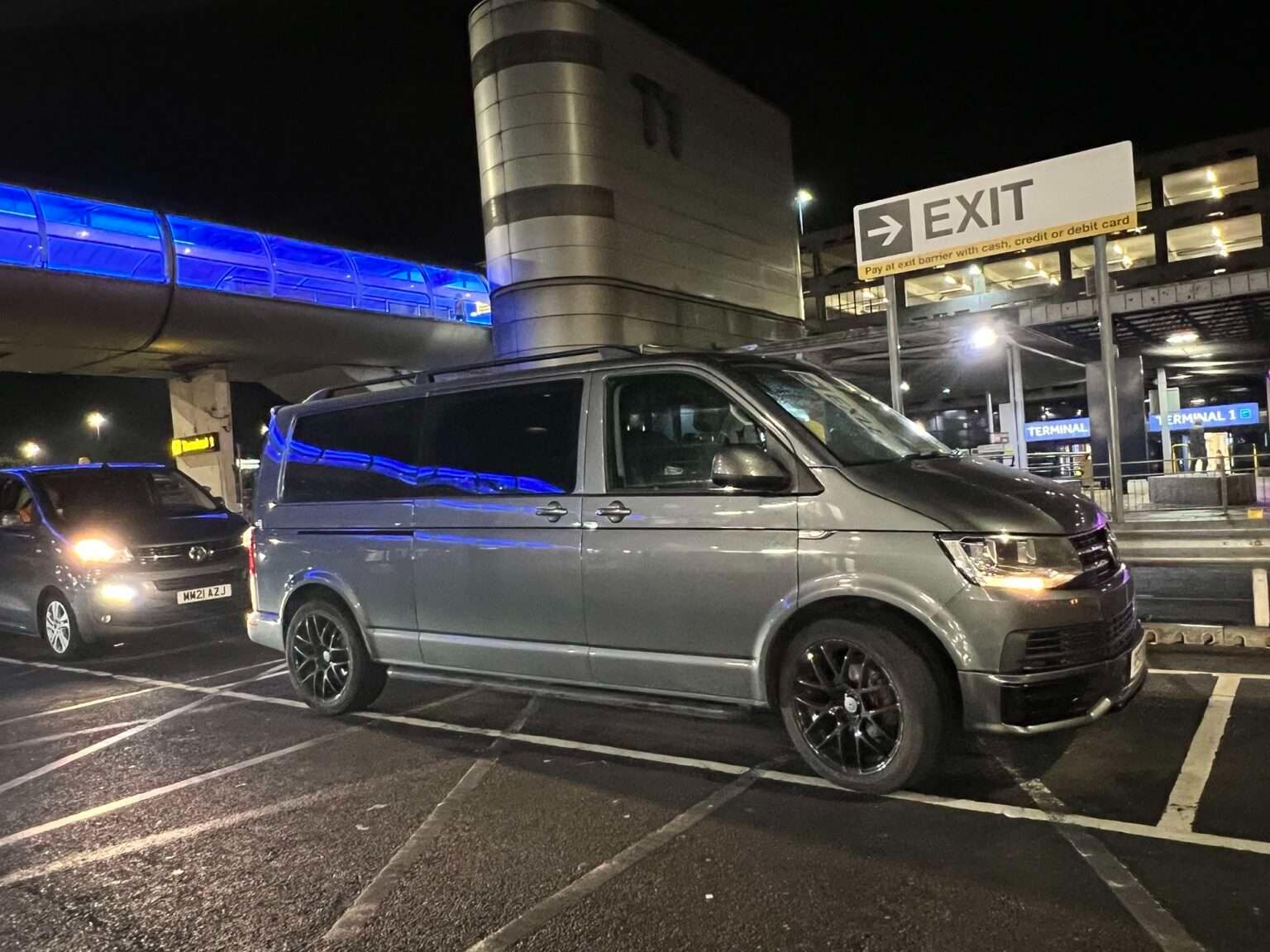 minibus to manchester airport