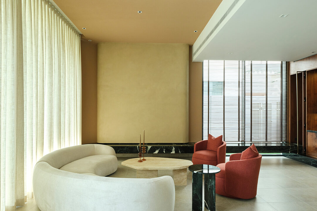 Commercial ConCommercial Constructionstruction Services: Building Success from the Ground Up